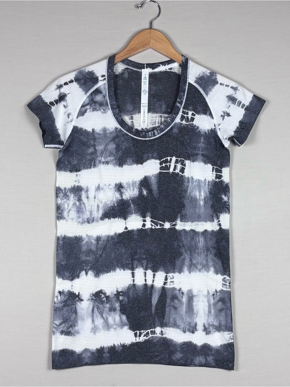 Lululemon Swiftly Tech SS Tee 8 Black White Tie Dye Running Yoga Top